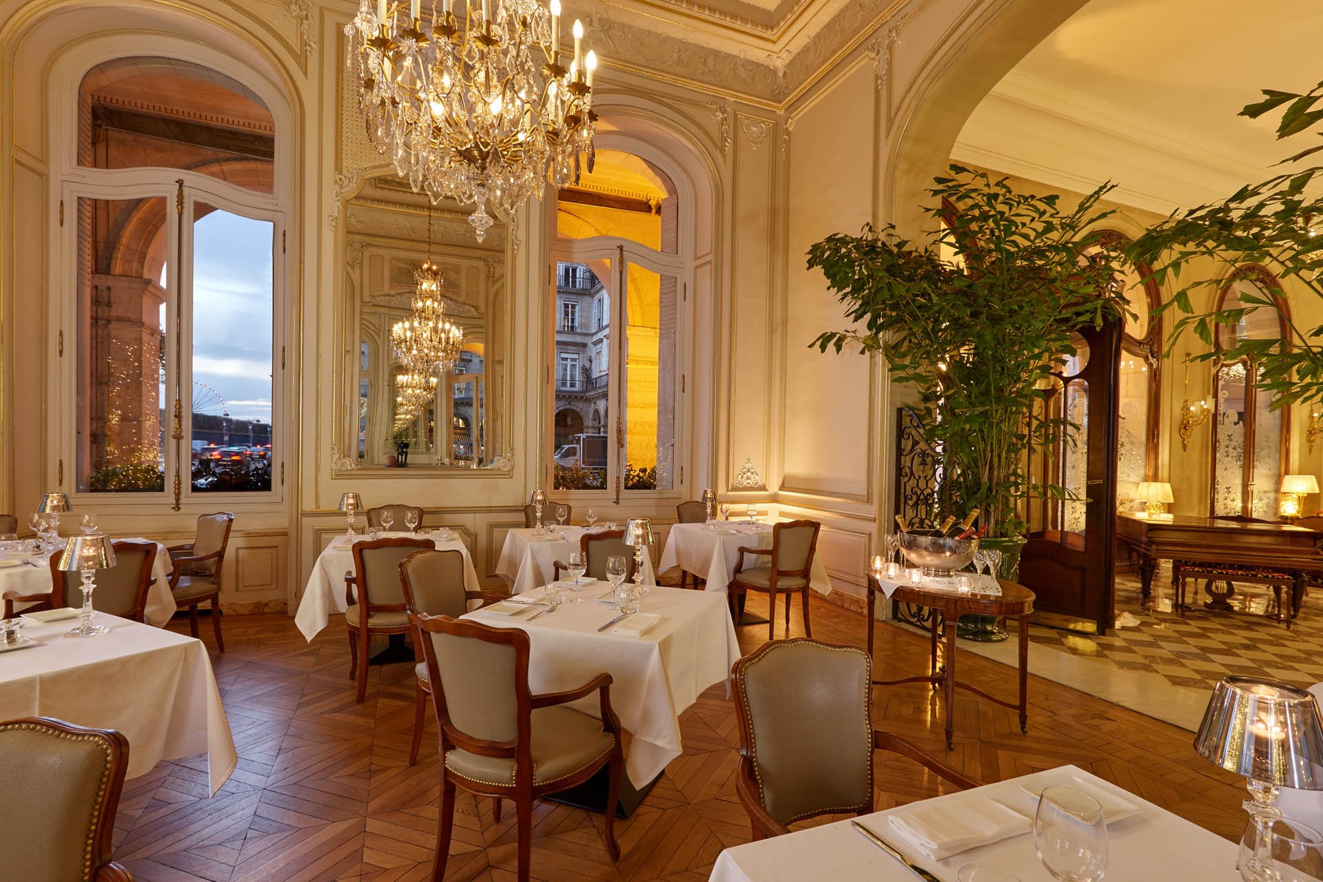 235/Restaurant/Restaurant_Le_Boudoir_05_-_CHotel_Regina_Paris.jpg